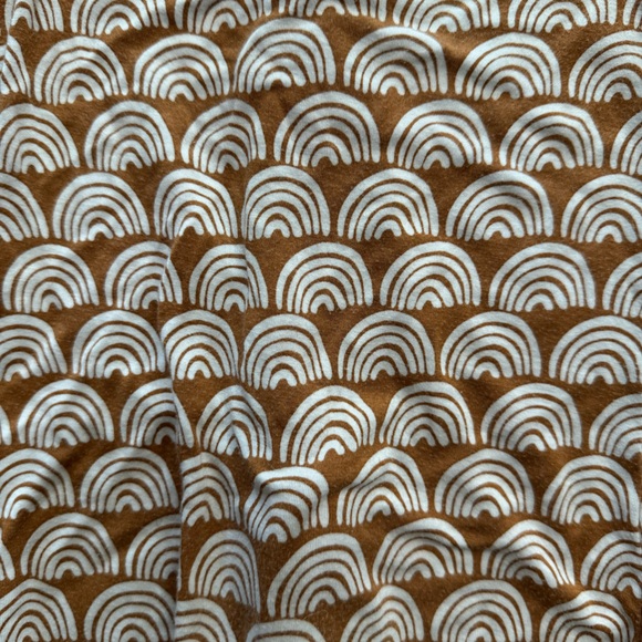 Little Sleepies rust rainbows 6-12months onesie - Picture 4 of 7